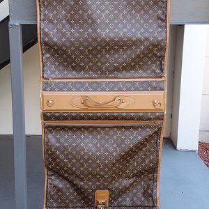 LOUIS VUITTON VINTAGE GARMET BAG